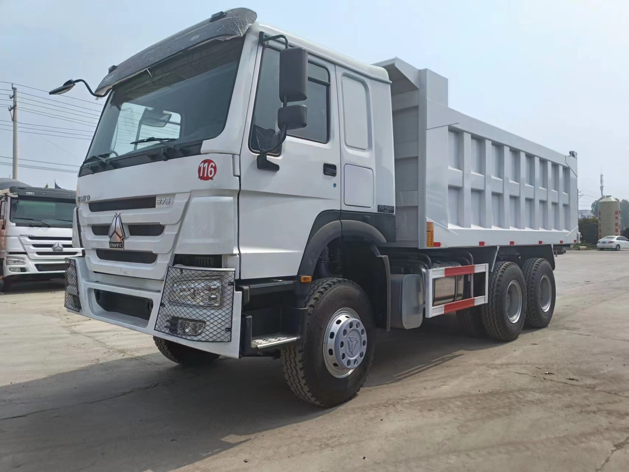 Sinotruk HOWO 6*4 Dump truck - Xe ben: hình 2 Sinotruk HOWO 6*4 Dump truck - Xe ben: hình 2