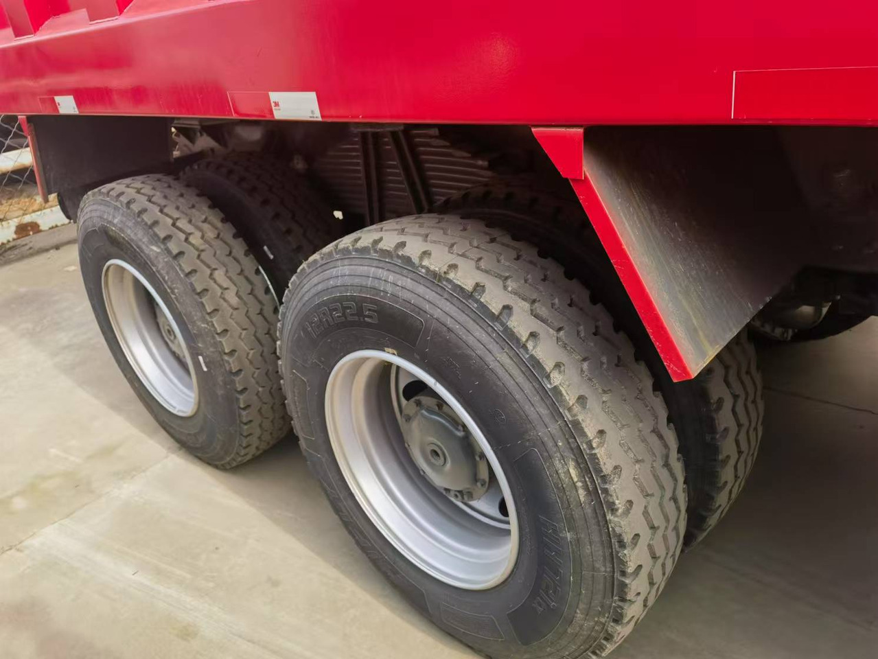 Sinotruk HOWO 6*4 Dump truck - Xe ben: hình 2 Sinotruk HOWO 6*4 Dump truck - Xe ben: hình 2