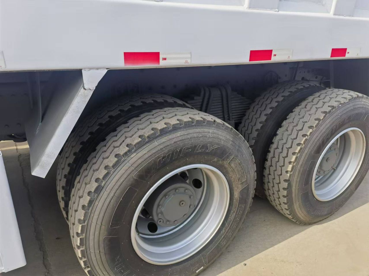 Sinotruk HOWO 6*4 Dump truck - Xe ben: hình 4 Sinotruk HOWO 6*4 Dump truck - Xe ben: hình 4