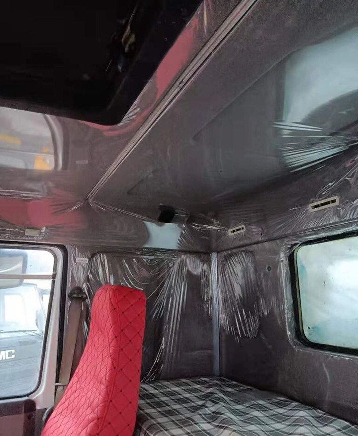 Sinotruk HOWO 6*4 Fuel Tank Truck - Xe bồn: hình 5 Sinotruk HOWO 6*4 Fuel Tank Truck - Xe bồn: hình 5