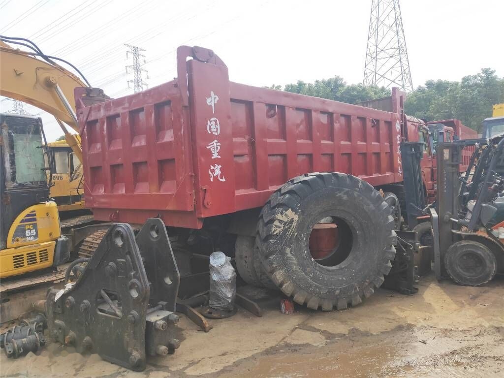 Xe ben Sinotruk HOWO 8*4 Dump truck: hình 6 Xe ben Sinotruk HOWO 8*4 Dump truck: hình 6