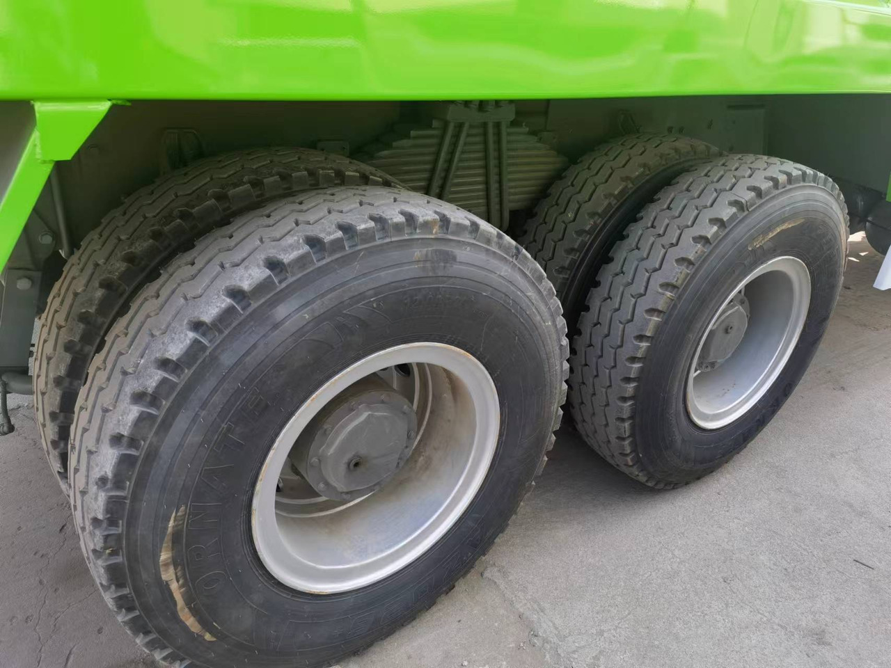 Sinotruk HOWO 8*4 Dump truck - Xe ben: hình 2 Sinotruk HOWO 8*4 Dump truck - Xe ben: hình 2