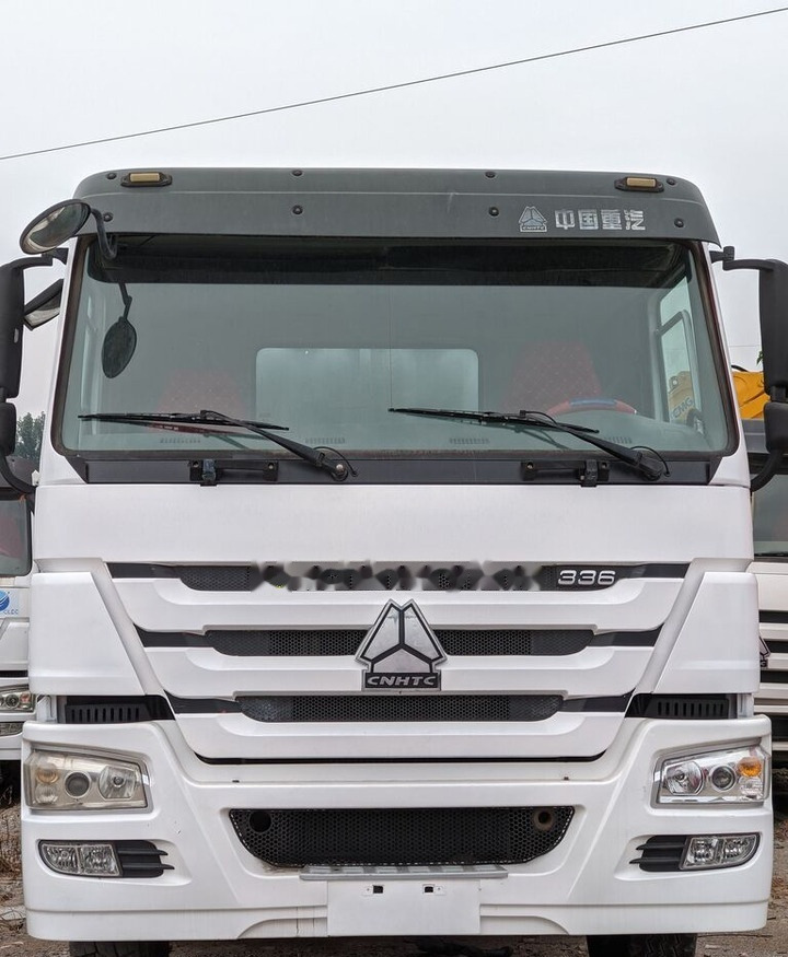 Sinotruk HOWO 8*4 Fence Truck - Xe tải thùng lửng/ Phẳng: hình 3 Sinotruk HOWO 8*4 Fence Truck - Xe tải thùng lửng/ Phẳng: hình 3