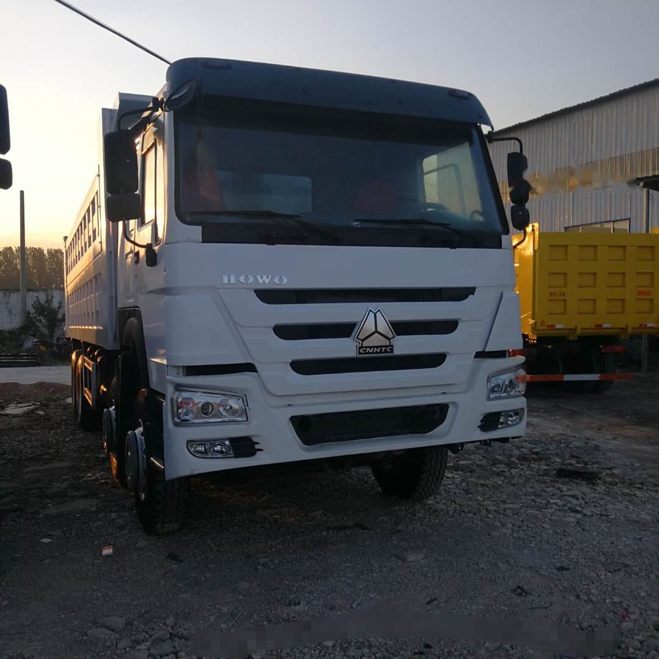 Sinotruk HOWO 8*4 dump truck - Xe ben đổ mini: hình 1 Sinotruk HOWO 8*4 dump truck - Xe ben đổ mini: hình 1