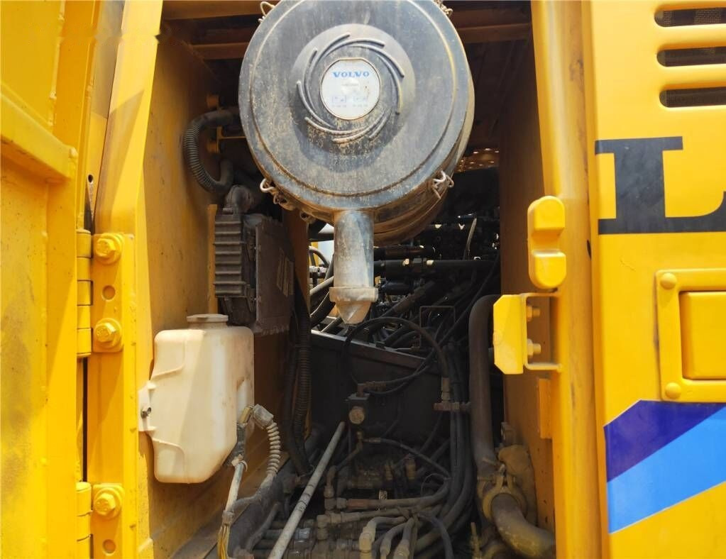Volvo EC 210 B LC - Máy xúc bánh xích: hình 4 Volvo EC 210 B LC - Máy xúc bánh xích: hình 4