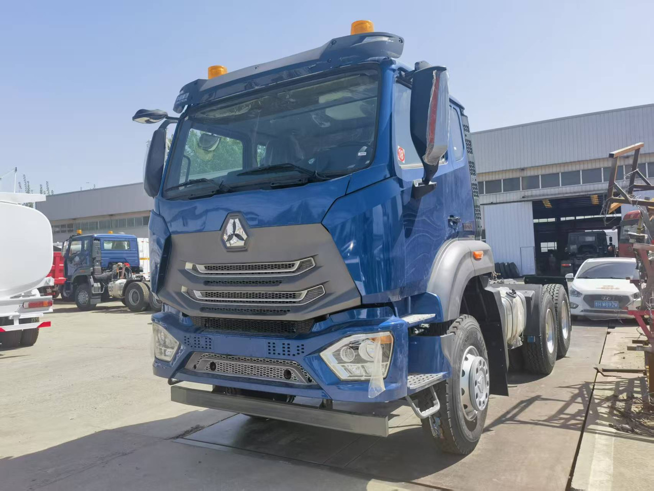 Sinotruk HOHAN 6*4 tractor - Xe đầu kéo: hình 1 Sinotruk HOHAN 6*4 tractor - Xe đầu kéo: hình 1