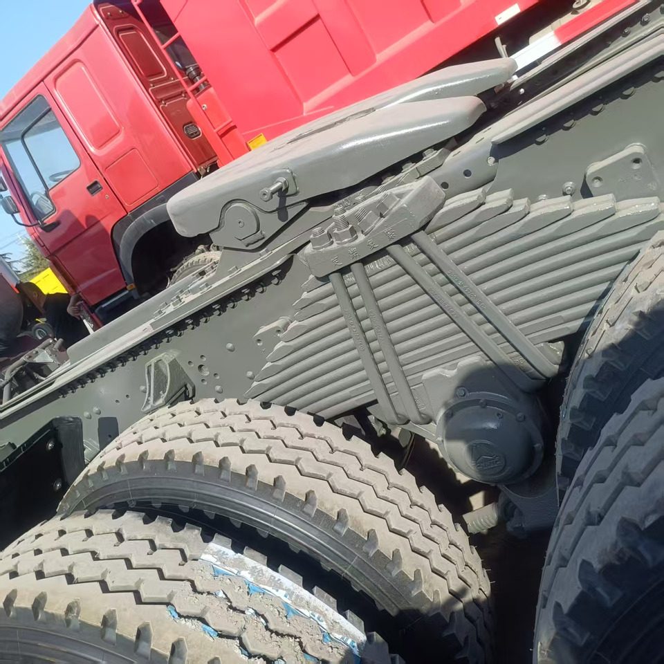 Sinotruk HOWO 371 6*4 Tractor - Xe đầu kéo: hình 4 Sinotruk HOWO 371 6*4 Tractor - Xe đầu kéo: hình 4