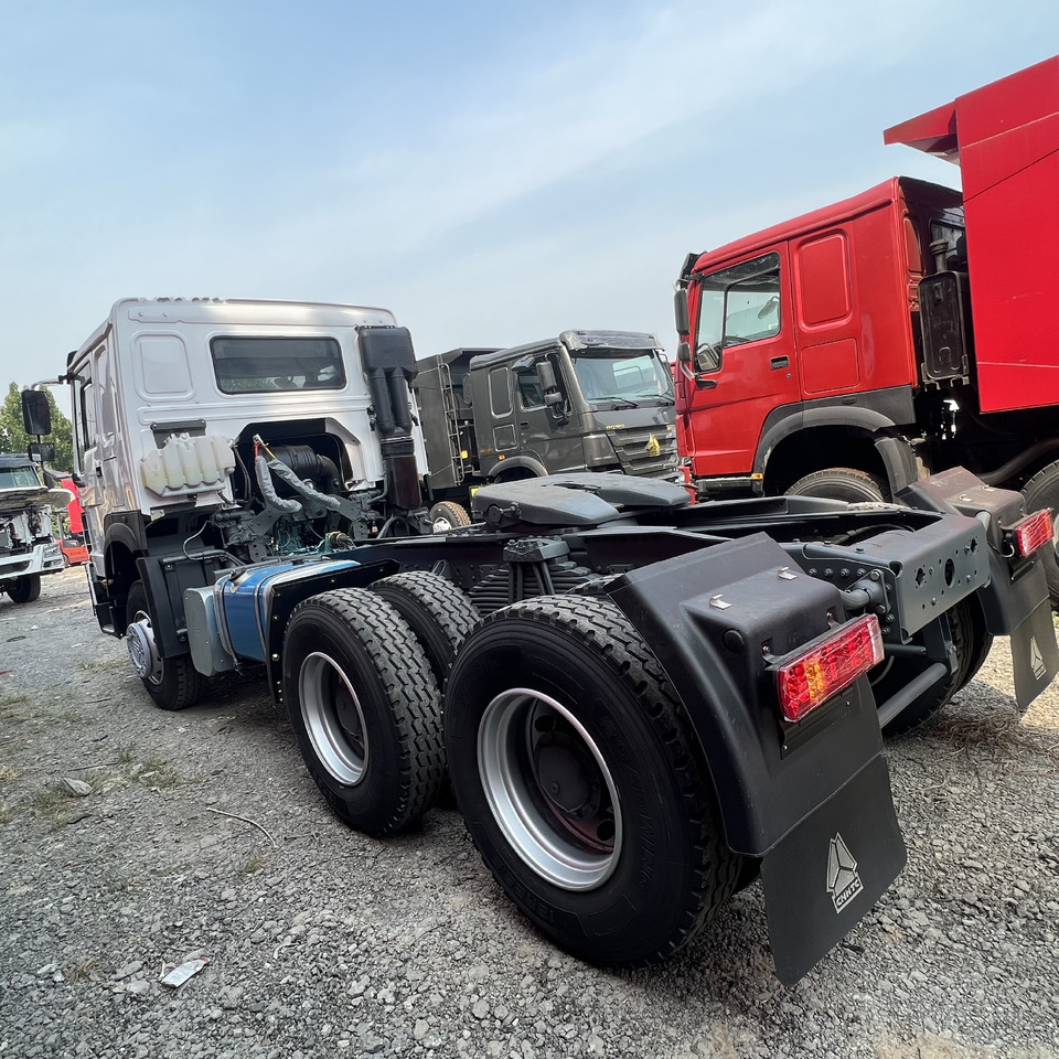 Sinotruk HOWO 371 Tractor - Xe đầu kéo: hình 2 Sinotruk HOWO 371 Tractor - Xe đầu kéo: hình 2