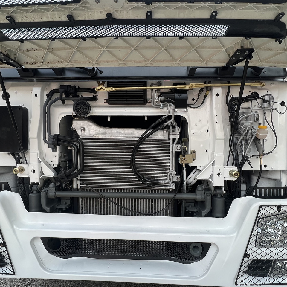 Sinotruk HOWO 371 Tractor - Xe đầu kéo: hình 3 Sinotruk HOWO 371 Tractor - Xe đầu kéo: hình 3