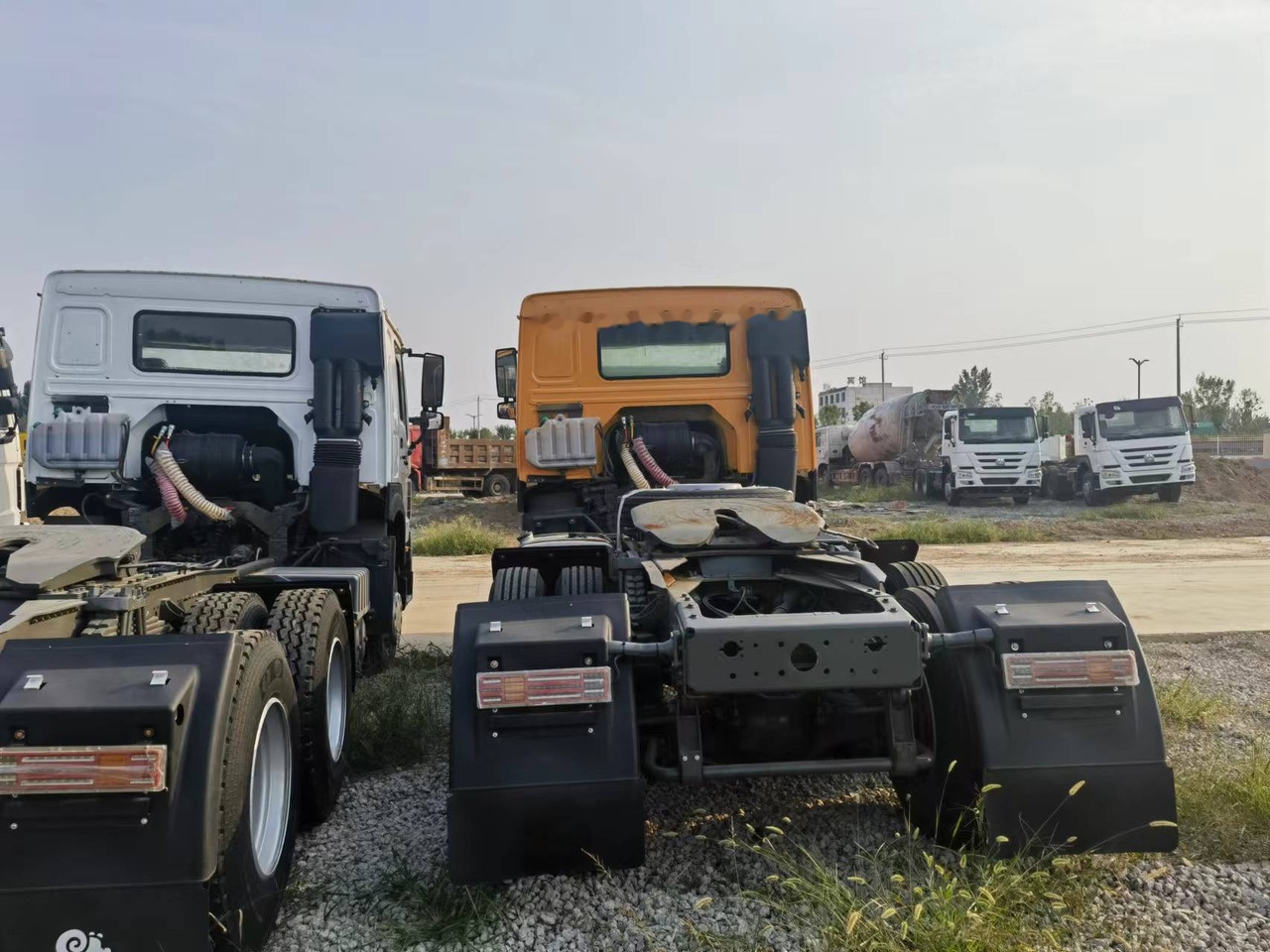 Sinotruk HOWO 371 Tractor - Xe đầu kéo: hình 5 Sinotruk HOWO 371 Tractor - Xe đầu kéo: hình 5