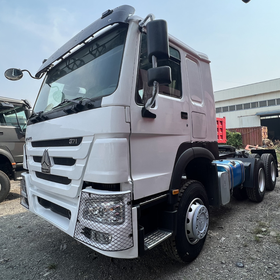Sinotruk HOWO 371 Tractor - Xe đầu kéo: hình 1 Sinotruk HOWO 371 Tractor - Xe đầu kéo: hình 1