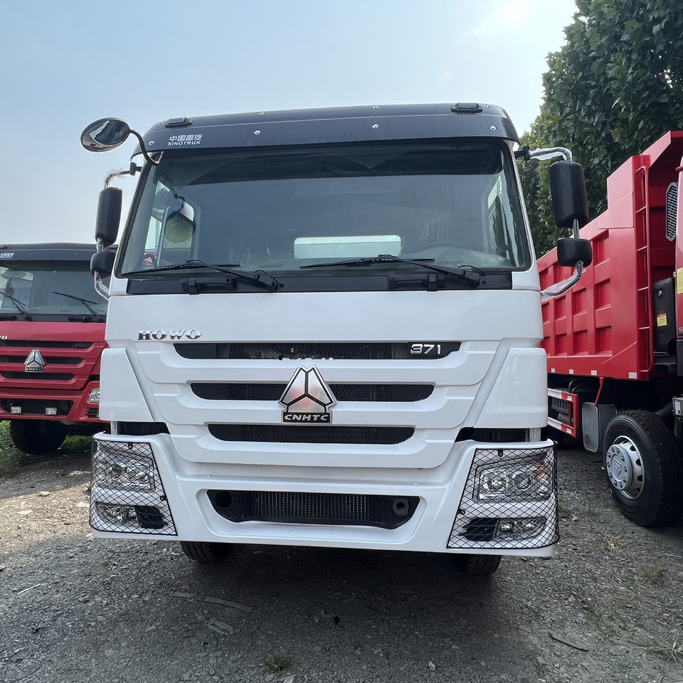Sinotruk HOWO 371 Tractor - Xe đầu kéo: hình 4 Sinotruk HOWO 371 Tractor - Xe đầu kéo: hình 4