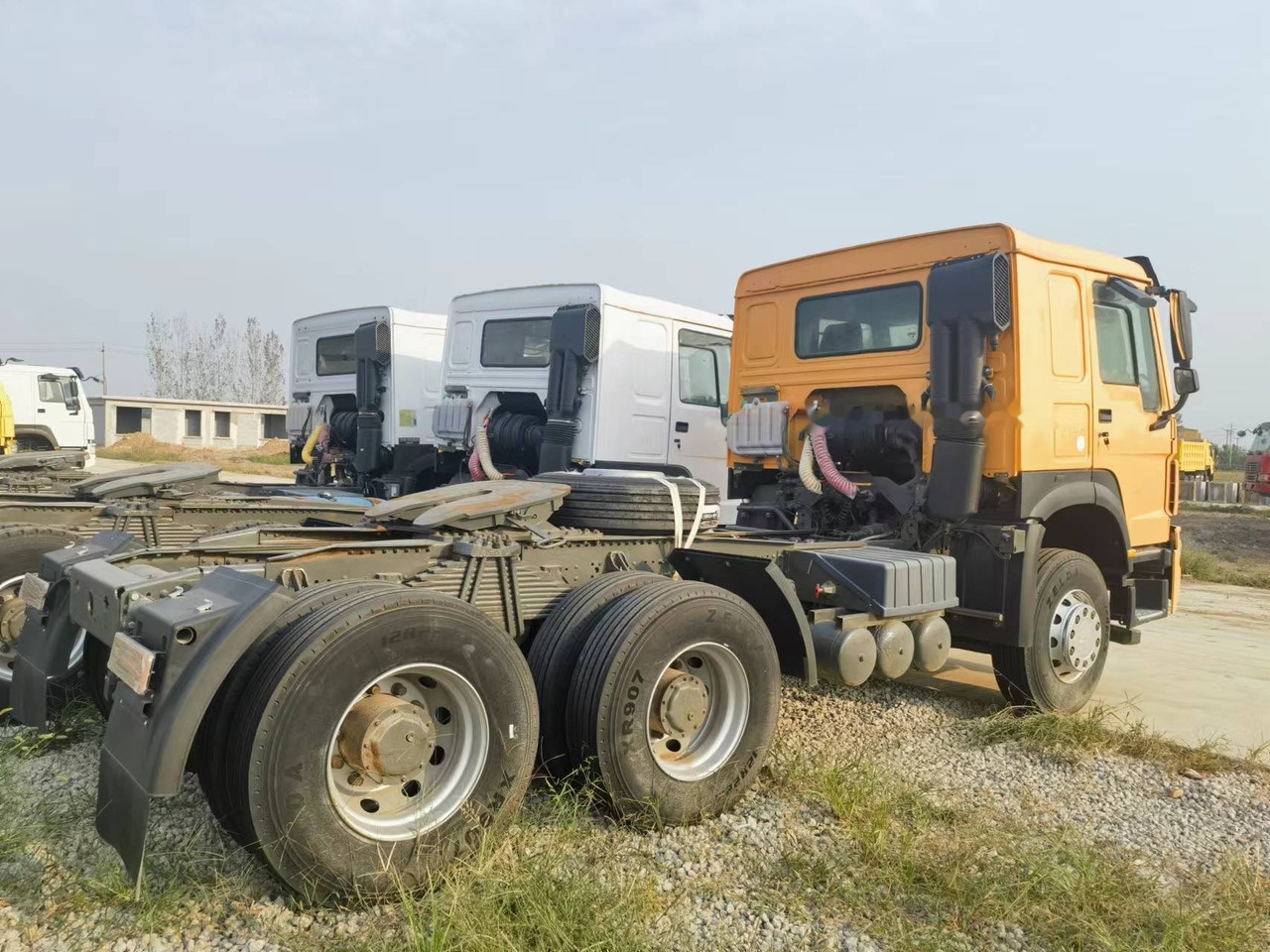 Sinotruk HOWO 371 Tractor - Xe đầu kéo: hình 3 Sinotruk HOWO 371 Tractor - Xe đầu kéo: hình 3