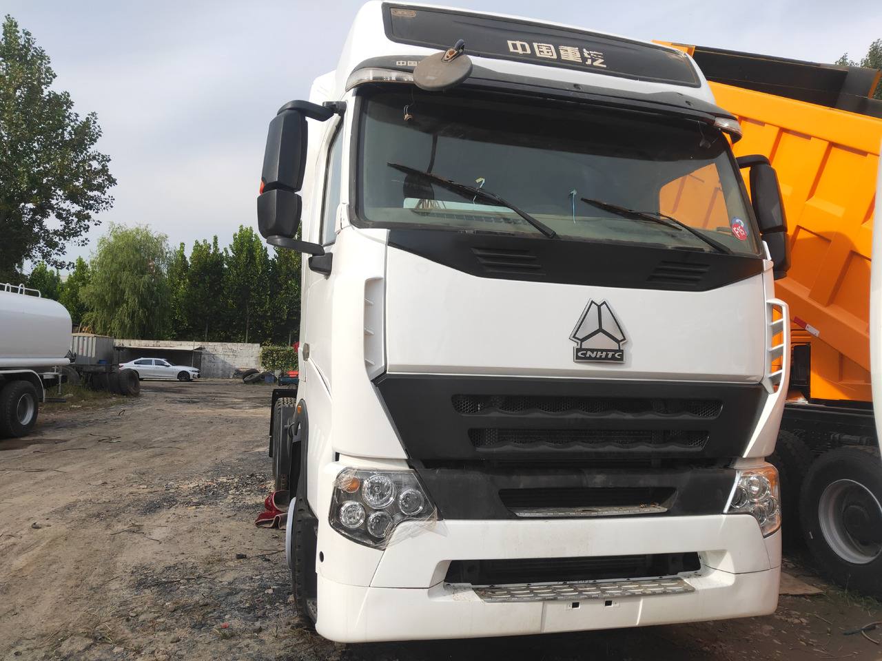 Sinotruk HOWO A7 6*4 Tractor - Xe đầu kéo: hình 1 Sinotruk HOWO A7 6*4 Tractor - Xe đầu kéo: hình 1