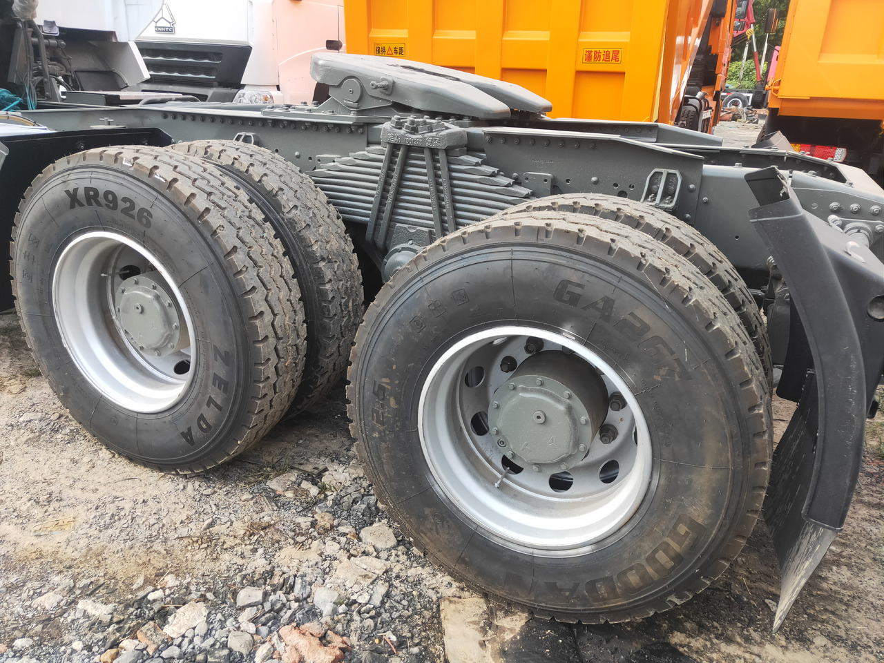Sinotruk HOWO A7 6*4 Tractor - Xe đầu kéo: hình 4 Sinotruk HOWO A7 6*4 Tractor - Xe đầu kéo: hình 4