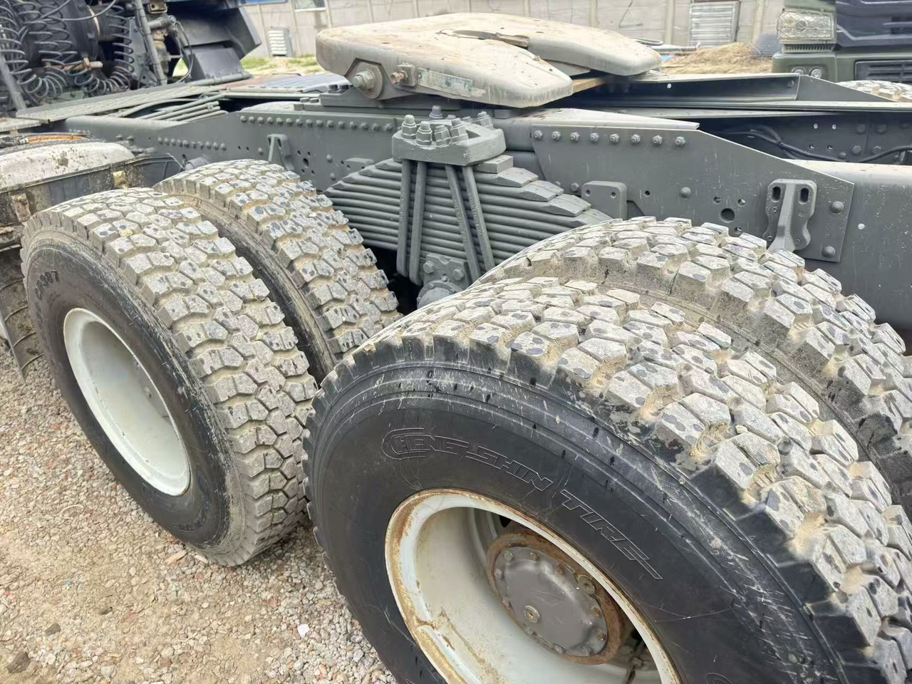 Sinotruk HOWO A7 - Xe đầu kéo: hình 3 Sinotruk HOWO A7 - Xe đầu kéo: hình 3