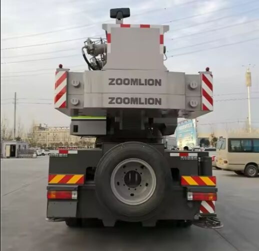Zoomlion ZTC 700V - Cẩu bánh lốp: hình 5 Zoomlion ZTC 700V - Cẩu bánh lốp: hình 5
