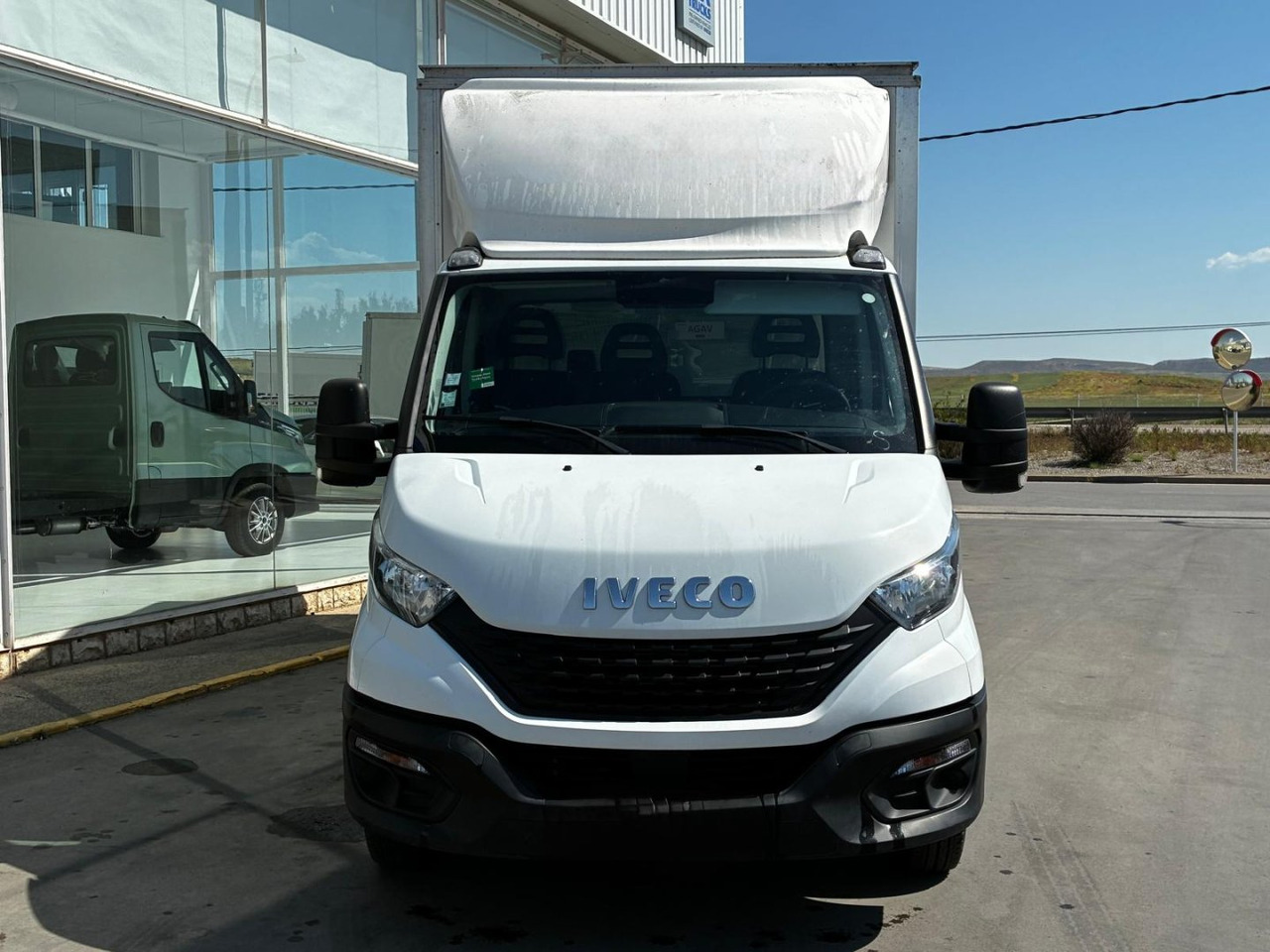 Caja cerrada IVECO 35C16 20m3 - Xe tải nhỏ thùng kín: hình 2 Caja cerrada IVECO 35C16 20m3 - Xe tải nhỏ thùng kín: hình 2