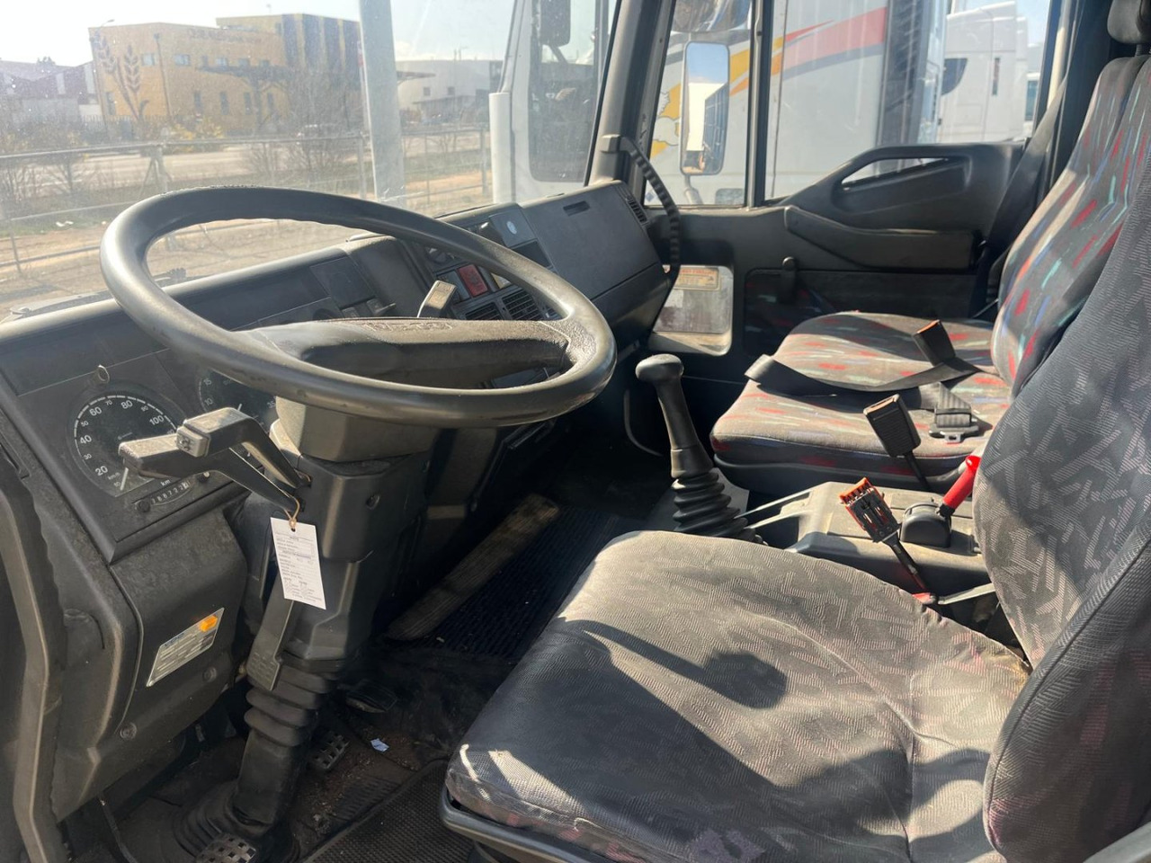 Caja cerrada IVECO Eurocargo ML80E17 - Xe tải thùng mui bạt: hình 5 Caja cerrada IVECO Eurocargo ML80E17 - Xe tải thùng mui bạt: hình 5