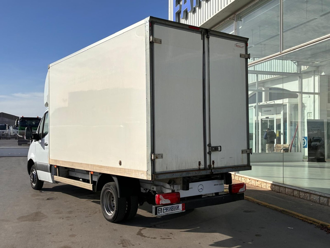 Caja cerrada Mercedes Sprinter 514 20m3 con puertas traseras - Xe tải nhỏ thùng kín: hình 4 Caja cerrada Mercedes Sprinter 514 20m3 con puertas traseras - Xe tải nhỏ thùng kín: hình 4