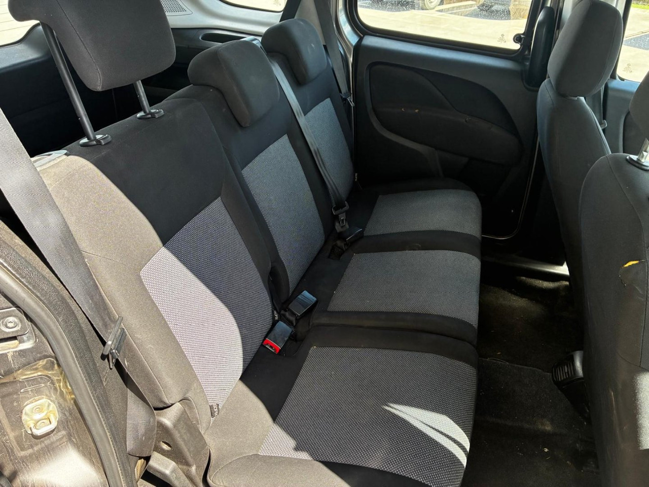 Xe van chở hàng Furgón Fiat Dobló 5 plazas: hình 10