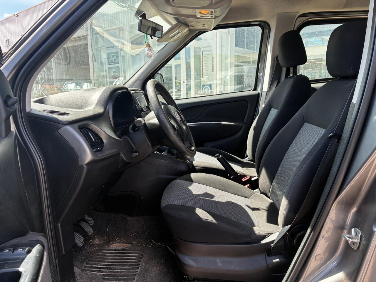 Xe van chở hàng Furgón Fiat Dobló 5 plazas: hình 8