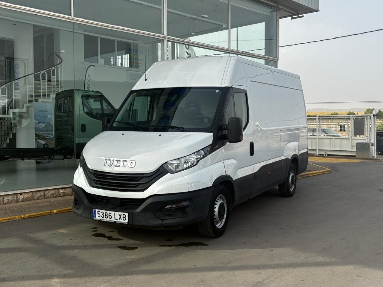Furgón IVECO 35S16 V 12m3 - Xe van chở hàng: hình 1 Furgón IVECO 35S16 V 12m3 - Xe van chở hàng: hình 1