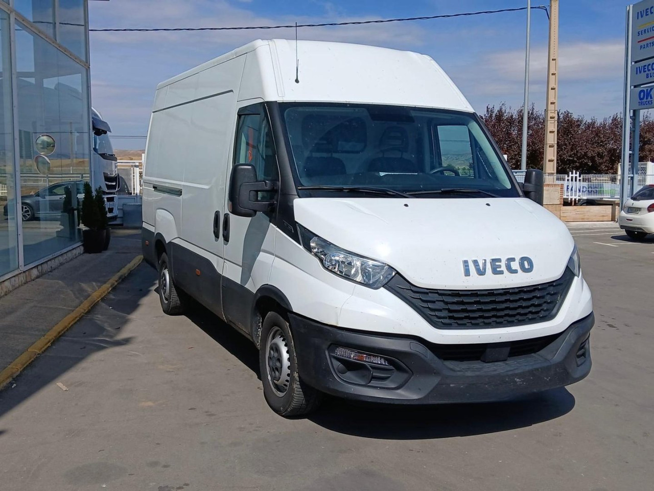 Furgón IVECO 35S16 V 12m3 - Xe van chở hàng: hình 3 Furgón IVECO 35S16 V 12m3 - Xe van chở hàng: hình 3