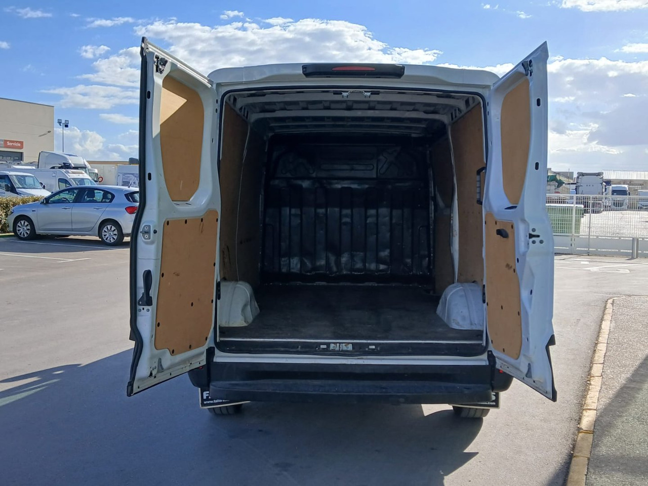 Furgón IVECO 35S16 V 9m3 - Xe van chở hàng: hình 5 Furgón IVECO 35S16 V 9m3 - Xe van chở hàng: hình 5