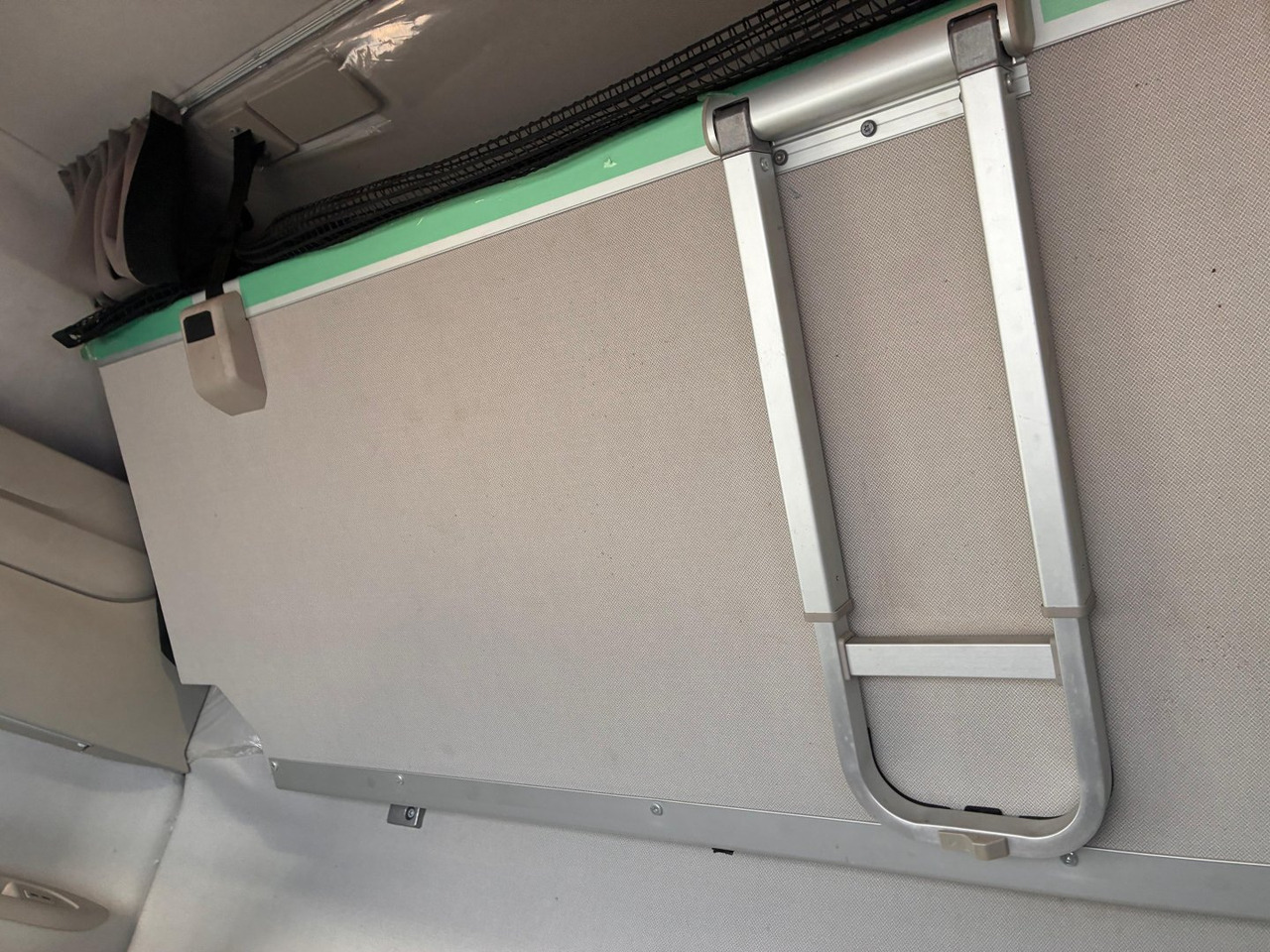 Xe đầu kéo Cabeza Tractora IVECO 510 AUTOMATICO INTARDER: hình 14 Xe đầu kéo Cabeza Tractora IVECO 510 AUTOMATICO INTARDER: hình 14