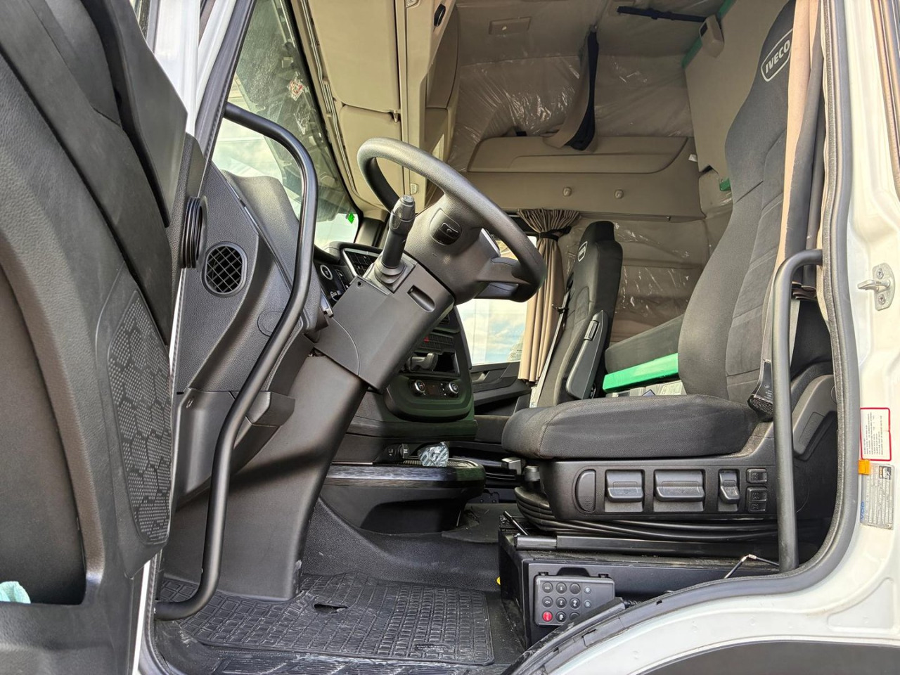 Xe đầu kéo Cabeza Tractora IVECO S-WAY 510 AUTOMATICO CON INTARDER: hình 8 Xe đầu kéo Cabeza Tractora IVECO S-WAY 510 AUTOMATICO CON INTARDER: hình 8