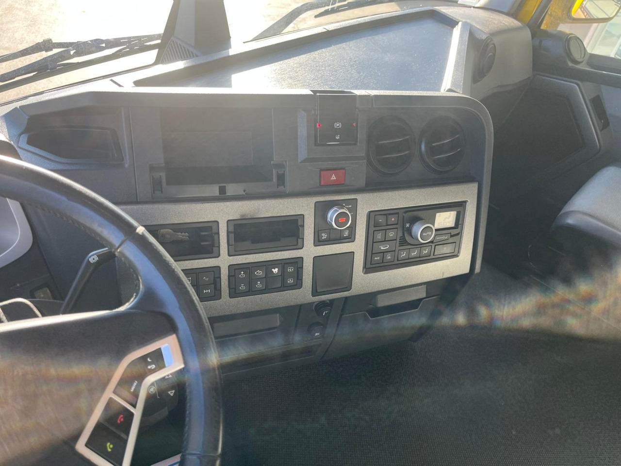 Xe đầu kéo Cabeza Tractora Renault T480 AUTOMATICA INTARDER: hình 18 Xe đầu kéo Cabeza Tractora Renault T480 AUTOMATICA INTARDER: hình 18