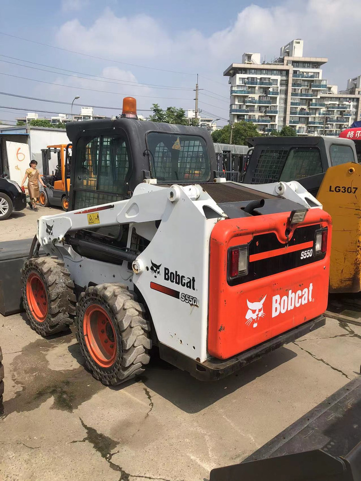 BOBCAT S550 - Máy xúc lật đa năng: hình 3 BOBCAT S550 - Máy xúc lật đa năng: hình 3