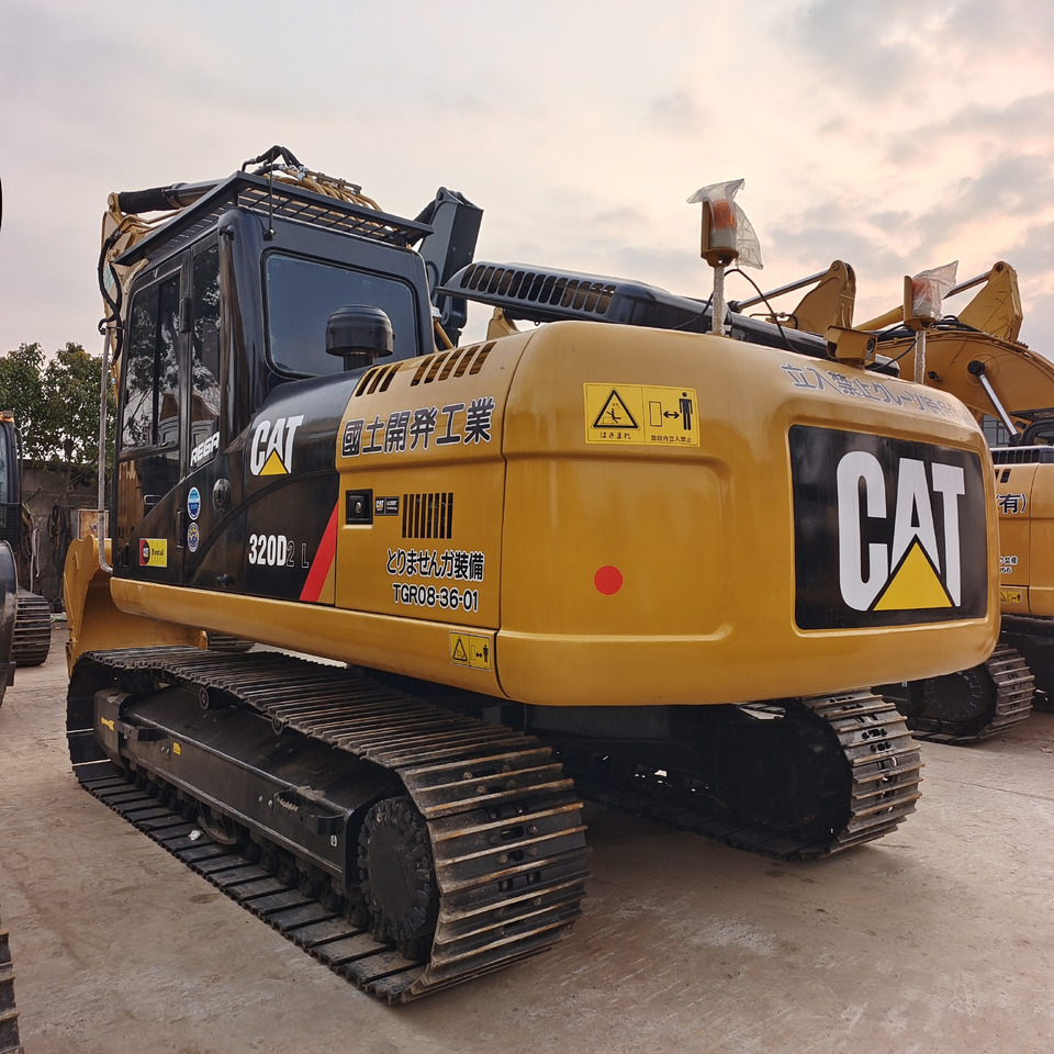 CAT 320D 320 D2 L - Máy xúc bánh xích: hình 2 CAT 320D 320 D2 L - Máy xúc bánh xích: hình 2