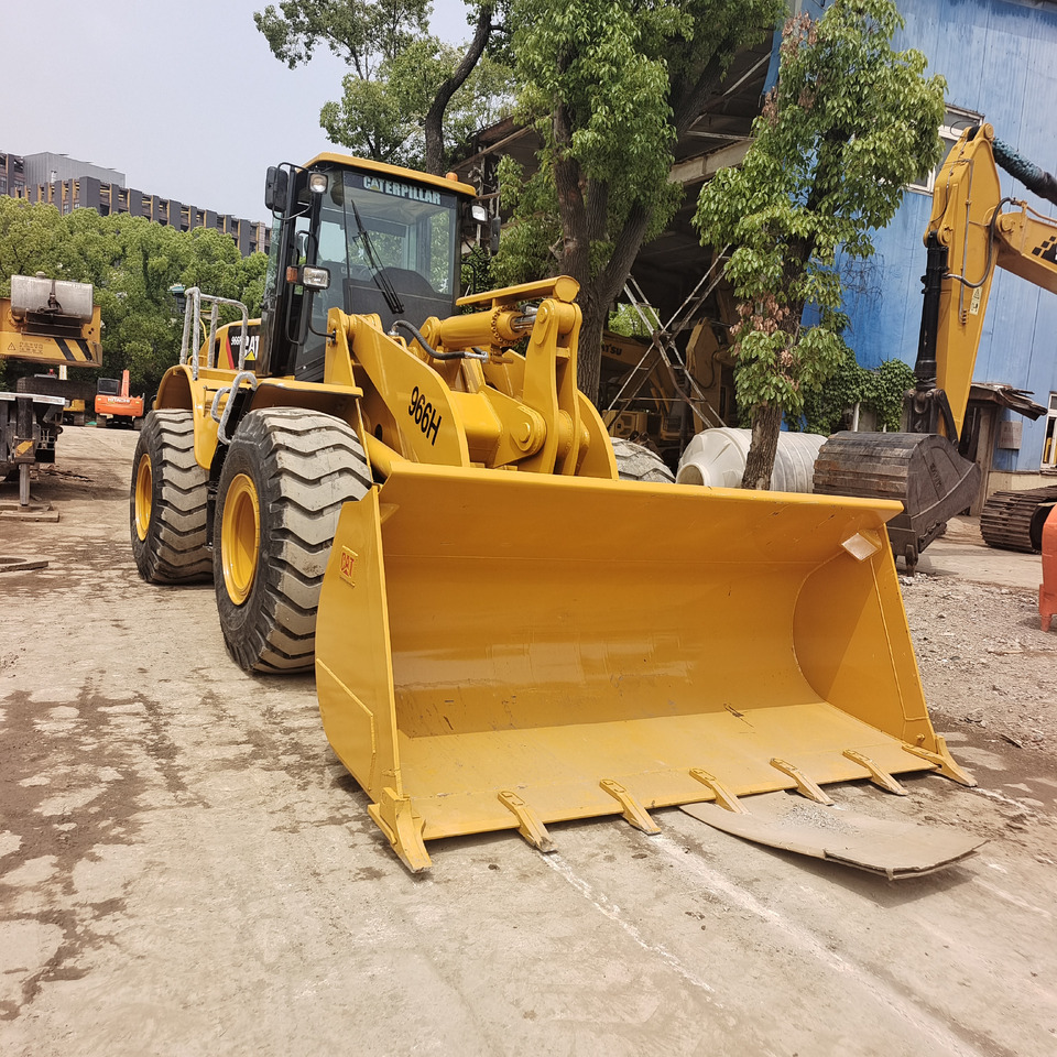 CAT 966H - Máy xúc lật bánh lốp: hình 1 CAT 966H - Máy xúc lật bánh lốp: hình 1