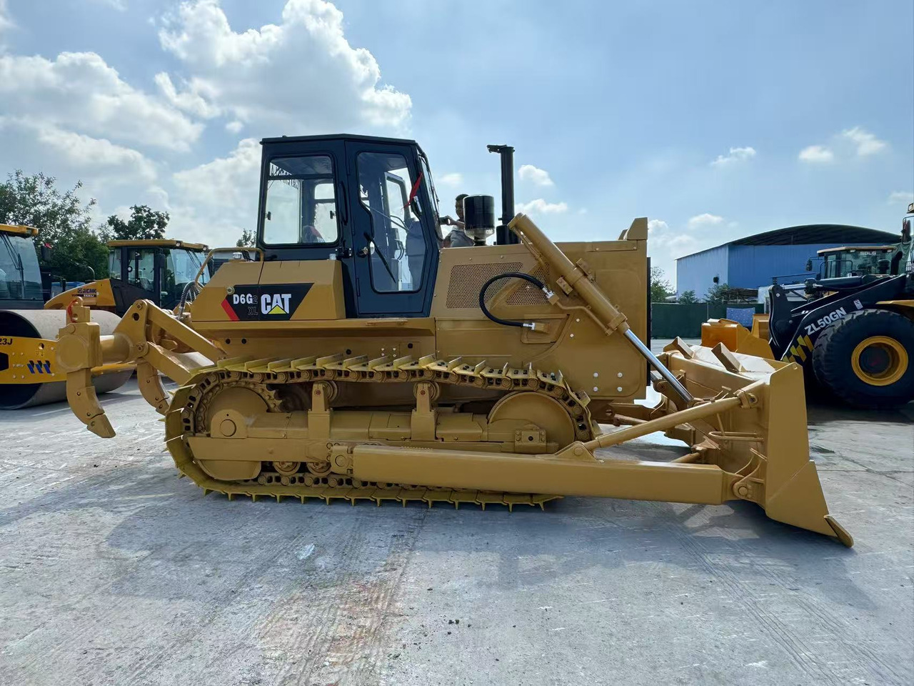CAT D6G D7G D5K D8T D9R - Máy ủi: hình 2 CAT D6G D7G D5K D8T D9R - Máy ủi: hình 2