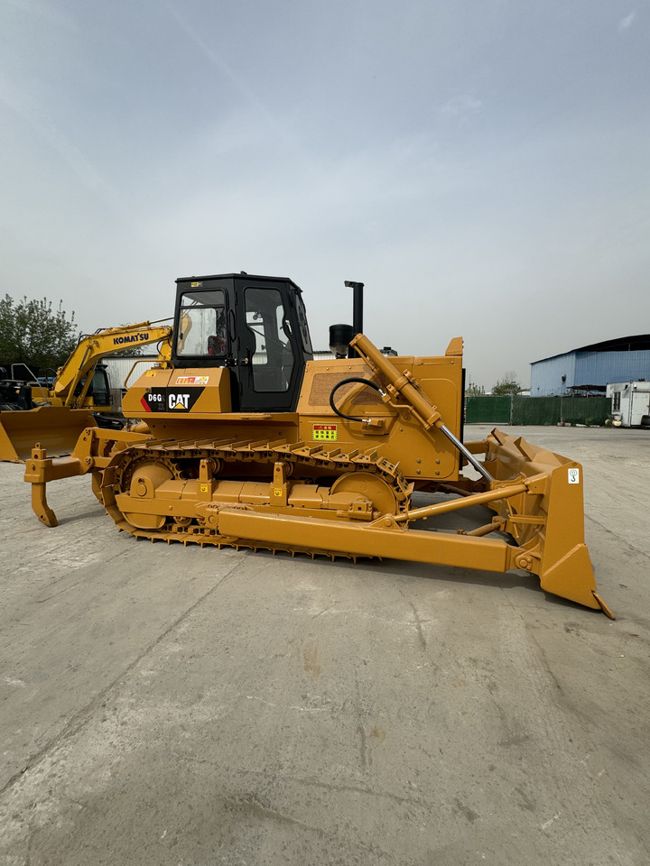 CAT D7G D6G - Máy ủi: hình 4 CAT D7G D6G - Máy ủi: hình 4