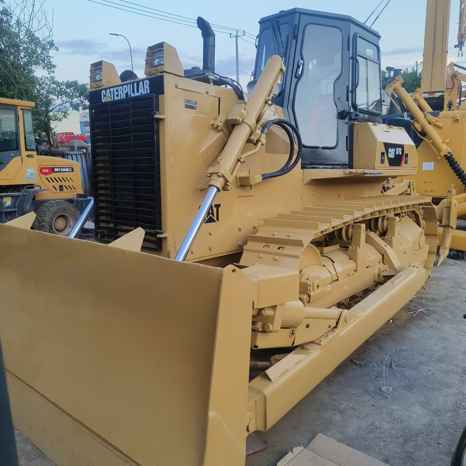 CAT D7G D6G - Máy ủi: hình 2 CAT D7G D6G - Máy ủi: hình 2