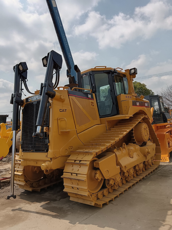 CAT D8T - Máy ủi: hình 2 CAT D8T - Máy ủi: hình 2