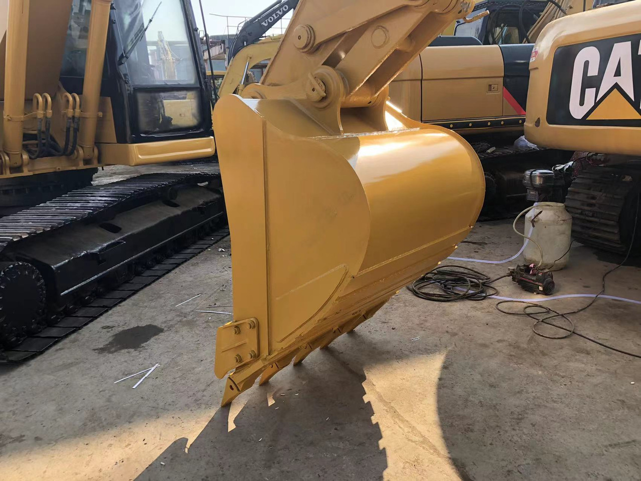 CATERPILLAR 320 BL CAT 320BL - Máy xúc bánh xích: hình 3 CATERPILLAR 320 BL CAT 320BL - Máy xúc bánh xích: hình 3