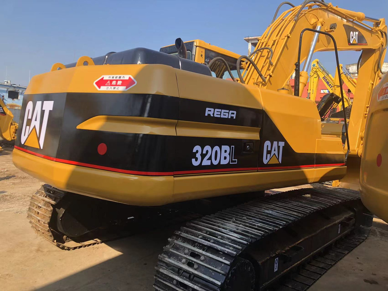 CATERPILLAR 320BL - Máy xúc bánh xích: hình 3 CATERPILLAR 320BL - Máy xúc bánh xích: hình 3