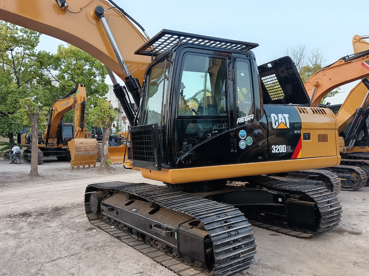 CATERPILLAR 320D CAT 320D2 L - Máy xúc bánh xích: hình 2 CATERPILLAR 320D CAT 320D2 L - Máy xúc bánh xích: hình 2