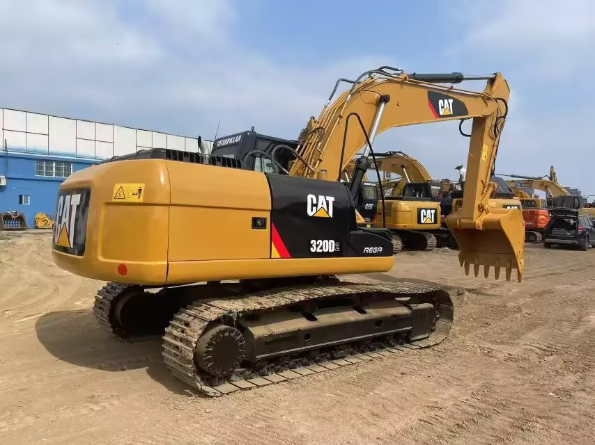 CATERPILLAR 320D2 L - Máy xúc bánh xích: hình 1 CATERPILLAR 320D2 L - Máy xúc bánh xích: hình 1