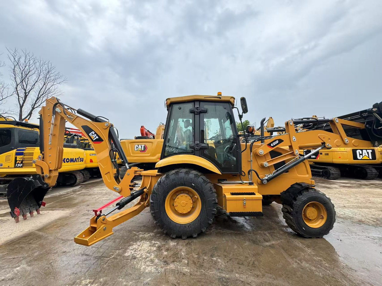CATERPILLAR 420F CAT - Máy xúc trước múc sau: hình 1 CATERPILLAR 420F CAT - Máy xúc trước múc sau: hình 1