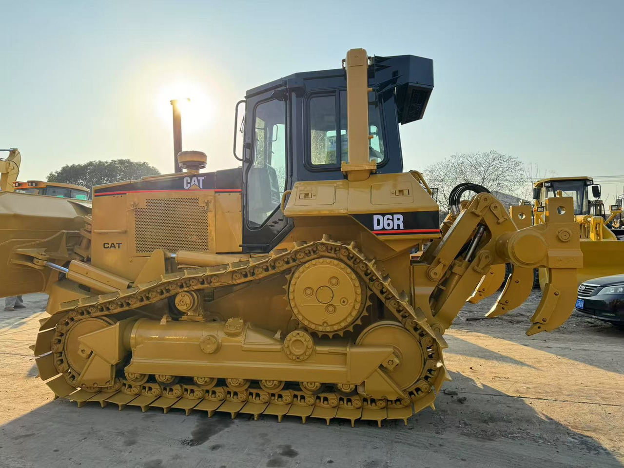 CATERPILLAR D6R - Máy ủi: hình 3 CATERPILLAR D6R - Máy ủi: hình 3