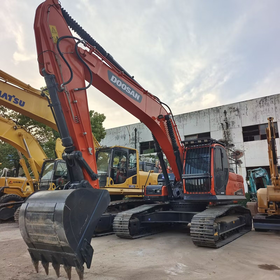 DOOSAN DX300 LC - 9C DX300 LCA - Máy xúc bánh xích: hình 2 DOOSAN DX300 LC - 9C DX300 LCA - Máy xúc bánh xích: hình 2