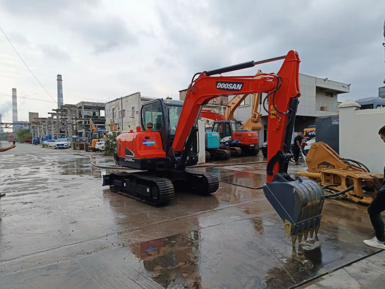 DOOSAN DX55-9C - Máy xúc mini: hình 2 DOOSAN DX55-9C - Máy xúc mini: hình 2