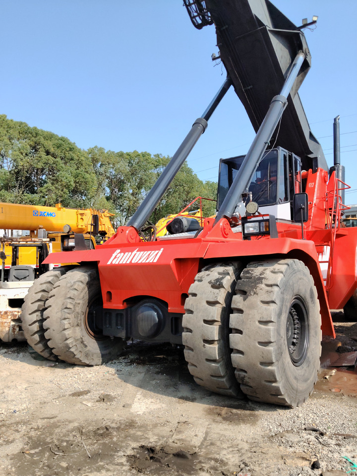 FANTUZZI CS45KM 45 TON - Xe tiếp cận xếp chồng: hình 5 FANTUZZI CS45KM 45 TON - Xe tiếp cận xếp chồng: hình 5