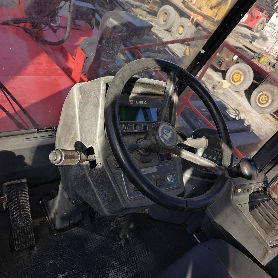 Xe tiếp cận xếp chồng FANTUZZI CS45KMHD 45 TON: hình 10 Xe tiếp cận xếp chồng FANTUZZI CS45KMHD 45 TON: hình 10