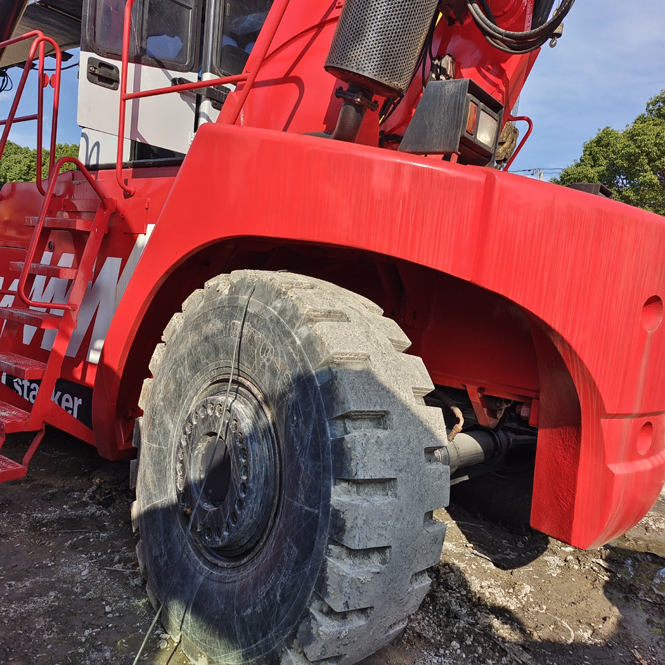 FANTUZZI CS45KMHD 45 TON - Xe tiếp cận xếp chồng: hình 3 FANTUZZI CS45KMHD 45 TON - Xe tiếp cận xếp chồng: hình 3